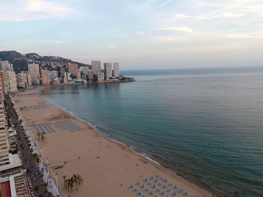 Estupendo Apartamento En Planta 23 Primera Linea Benidorm Eksteriør bilde