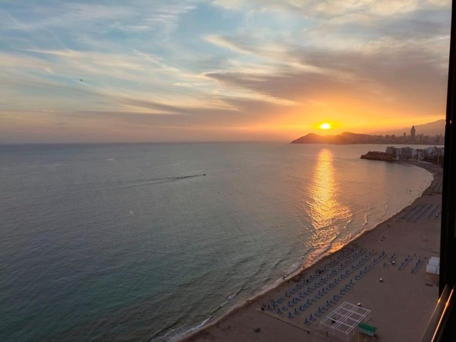 Estupendo Apartamento En Planta 23 Primera Linea Benidorm Eksteriør bilde